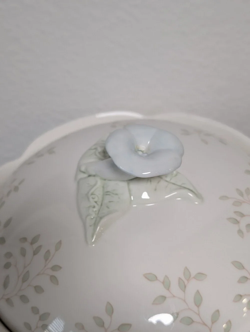 Lenox Butterfly Meadow Covered Casserole Serving Dish with Flower Finial Vintage